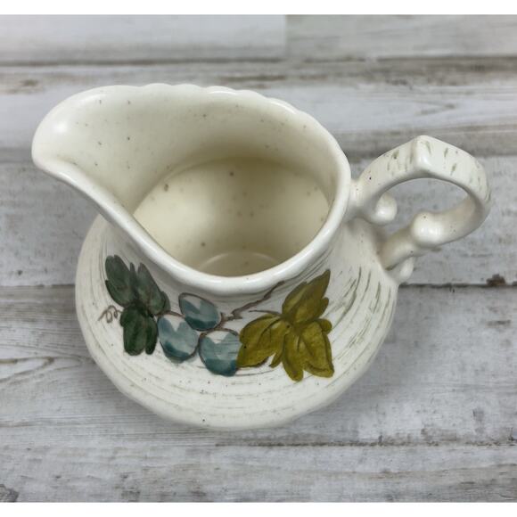 Vintage Creamer by Metlox Vernon Ware Vineyard Made In USA 4” Tall - Picture 5 of 8